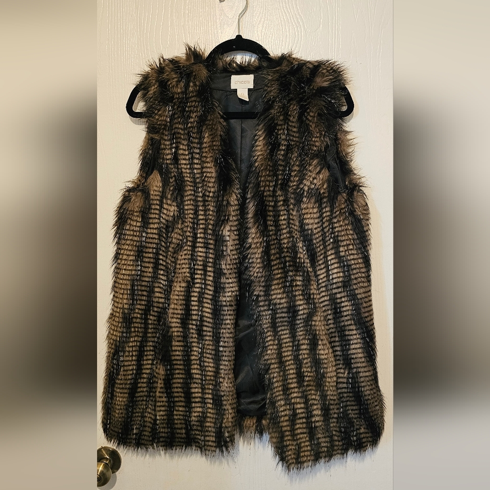 Chicos size 0 - Faux Feathery Fur Vest Fluffy Partridge Family Fun 70S 60S